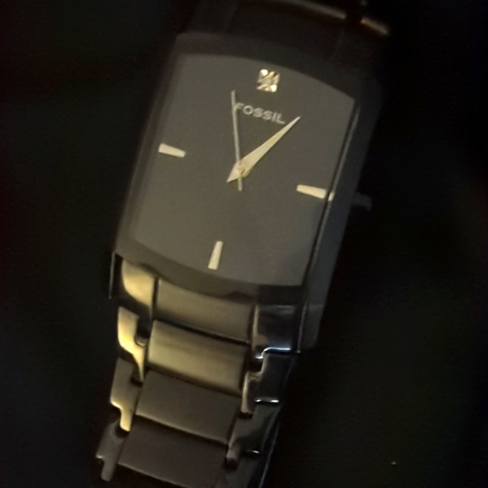 LIKE NEW NO SCRATCHES FOSSIL WATCH WITH REAL DIAMOND 💎 IN FACE EUC💥
